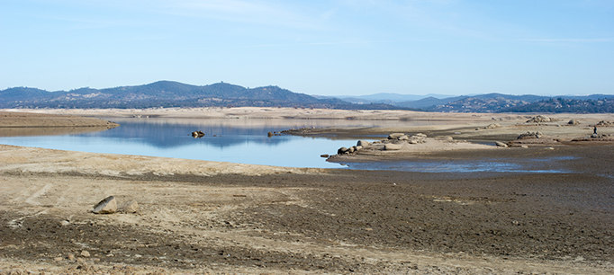 picture Folsom Lake Low Water Level